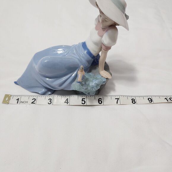 Nao by Lladro Figurine Listening To The Birds Song (Girl and Bird) Retired Vtg - Picture 9 of 11